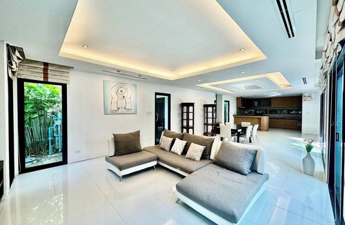 Koh Kaew House | Tremendous 3-bedroom house with AC in lovely Tambon Ratsada