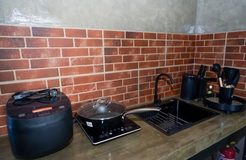Lucena Apartment | Triple Deluxe room Casa Karina-Lucena City