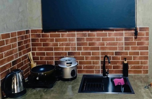 Lucena Apartment | Triple Deluxe room Casa Karina-Lucena City