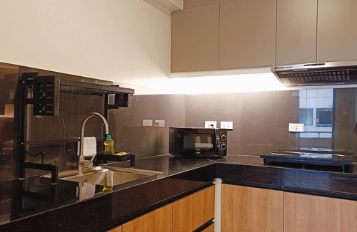 Ermita Night District Hotel | Tropicana Suites