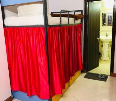 Gopalbari Hostel | Tuk Tuk Backpackers- Near Jaipur Train Station
