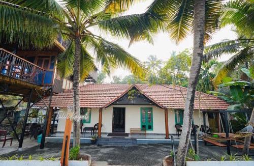 Nedumudy House | Tulsi Kayal Retreat