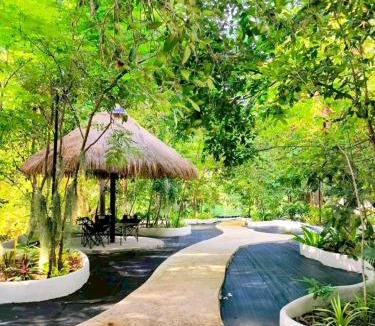 Ubon Ratchathani House | Ubon Ratchathani Botanical Cottage 1BR1BA