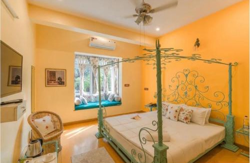 Lake Swaroop Sagar Hotel | Unplan - By the lake