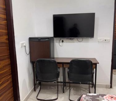 Old Rajinder Nagar Apartment | Urban ease homestay