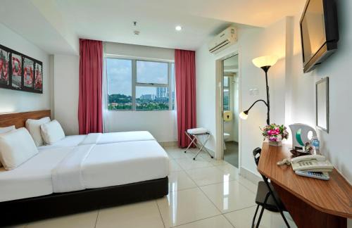 Bandar Tasik Selatan Hotel | V Hotel Kuala Lumpur