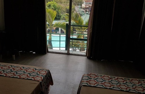 Dasmarinas Hotel | V Resort Dasma