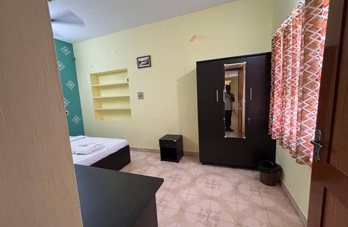 Sirkazhi Bed & Breakfast | V2V Home stay