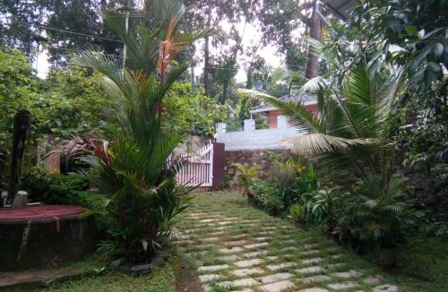 Quilon Ski Chalet | Veedu Homestays