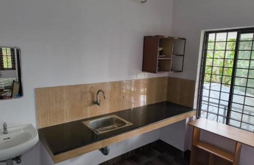 Kumbalam House | Veluthully Kayal Homestay