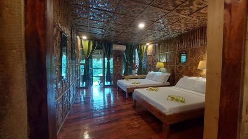 Iligan House | Venida Farms