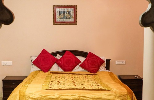 Udaipur City Centre Bed & Breakfast | Venus Heritage in the family