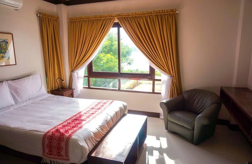 Paoay Hotel | Veranda Suites and Restaurant