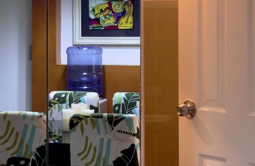 Pallocan Apartment | Victorian Charm, Modern Comfort - Near SM Batangas