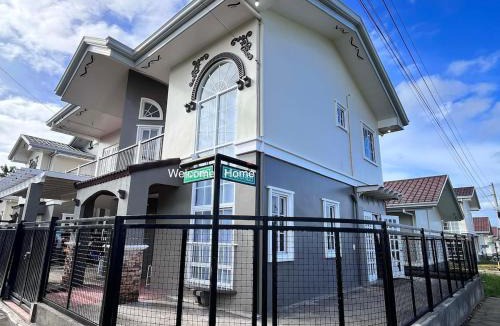 Dauis House | Villa Amore
