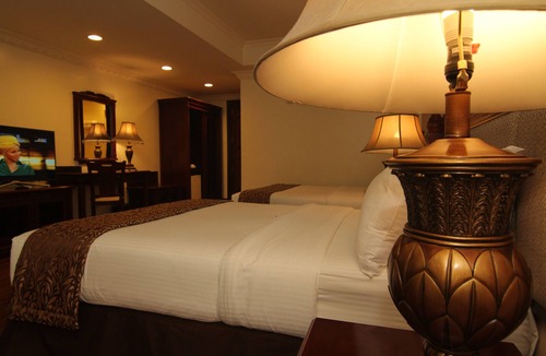 Naga Hotel | Villa Caceres Hotel