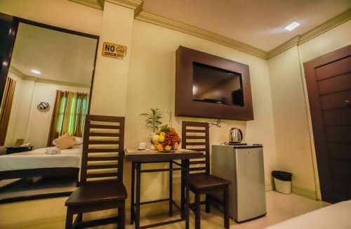 Palayan City Hotel | Villa Esmeralda Bryan's Resort Hotel and Restaurant