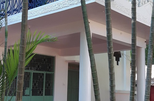 Bommayapalayam Villa | Villa Le Bonheur, a friendly spacious, gated and fenced house, good vibes. A b