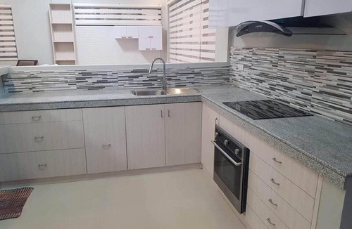 Mariveles Villa | Villa - Sleeps 10 - Communal Pool - Parking