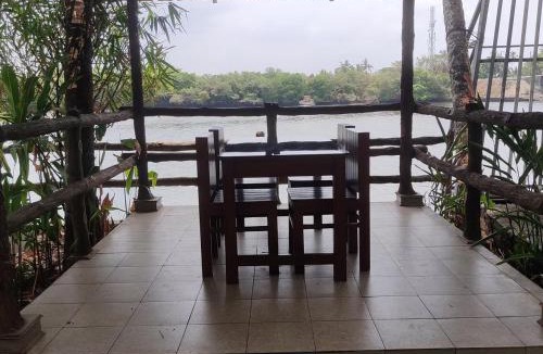 Payangadi House | Vista Al Rio