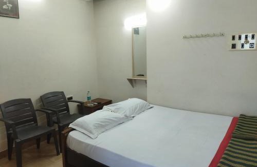 Mayiladuthurai Hotel | Visvam Guest House