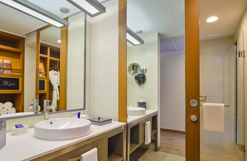 Ahmedabad Hotel | Vivanta Ahmedabad SG Highway