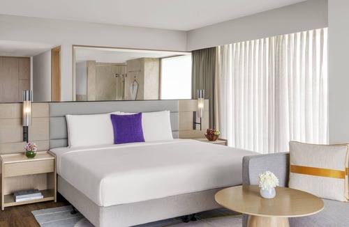 Caranzalem Hotel | Vivanta Goa, Miramar