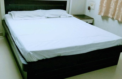 Surat Apartment | Vraj House only for Male, Female and Married Couple