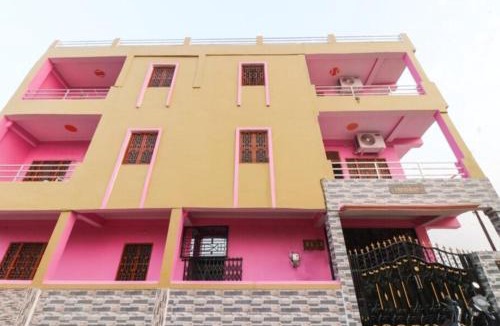 Phulpur Hotel | Vrindavan Lodge Jhusi - 1km from Railway Station
