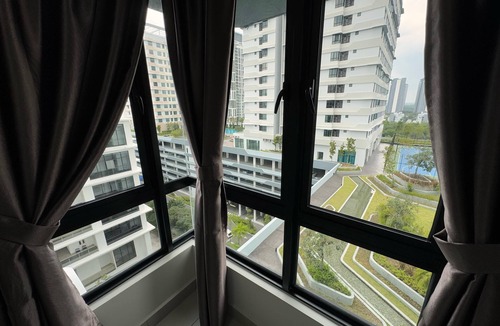 Cyberjaya Apartment | Walking distance to the University of Cyberjaya. Family-sized condo for 4Pax!