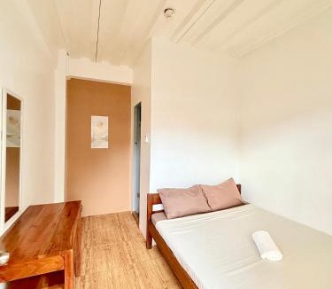 Valencia Cabin | Wander Inn Valencia
