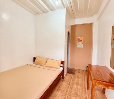Valencia Cabin | Wander Inn Valencia