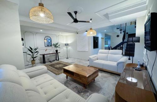 Puchong Villa | WAWASAN PUCHONG, PUSAT BANDAR PUCHONG Fully Aircon HOMESTAY