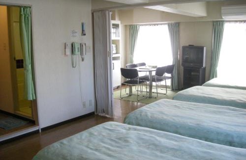 Naniwa Apartment | Weekly Green In Namba