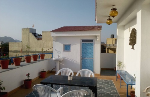 Lake Swaroop Sagar House | Welcome to one Home away from Home to discover real Indian hospitality