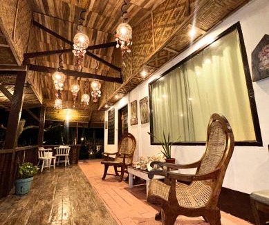 Tabango House | White Kubo