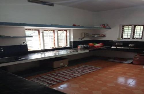 Mananthavady House | White Rose