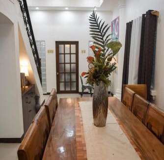 Bais City Apartment | Whitehaus BnB