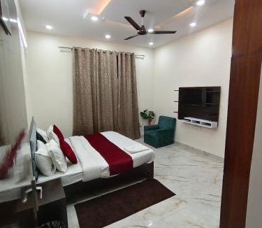Baraula Hotel | Winsome Inn