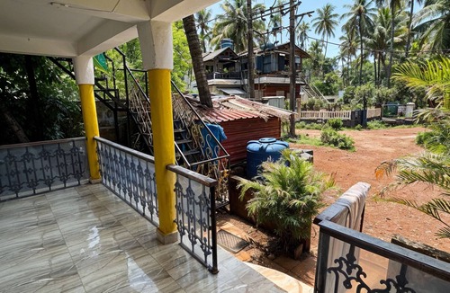 Anjuna Villa | Yellow Haven 4BR Villa in Goa by Homeyhuts