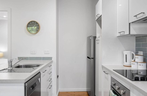 Merewether Apartment | Your Merewether Getaway - Surf, Sip & Stay