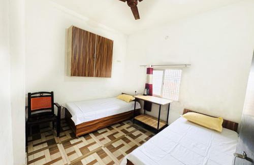 Varanasi House | Yum Boys Hostel & Homestay