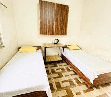 Varanasi House | Yum Boys Hostel & Homestay