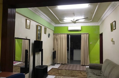 Pekeliling Apartment | Zaiha Holiday House - Suite for 10 guests