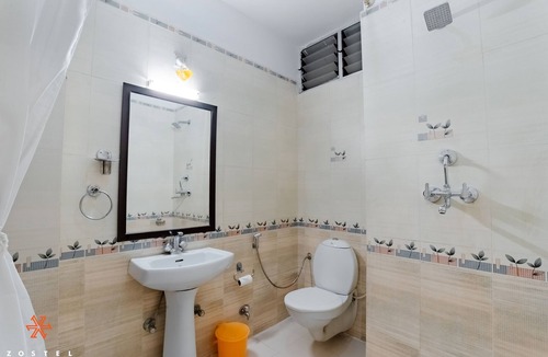 Lake Swaroop Sagar Hostel | Zostel Udaipur - Hostel