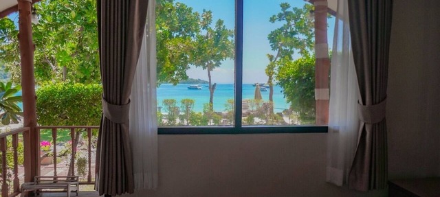 Phi Phi Nice Beach Resort in Ko Phi Phi