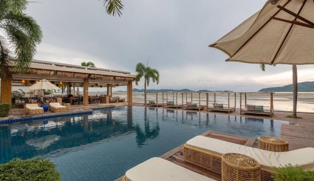 1 BED ROOM/DIRECT AT WATER FRONT