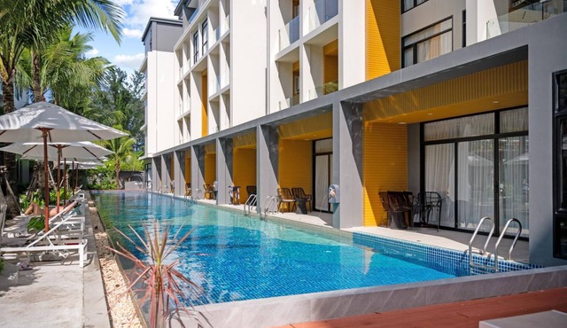 1310 Pool View Sea Heaven Condo
