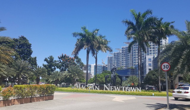 2 Bedroom - Mactan Newtown - 5 mins walk to the BEACH!