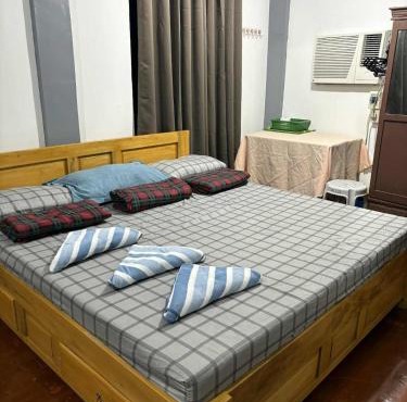 2-story gated house good for families and groups